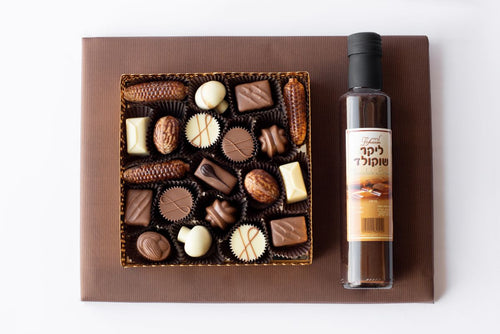 Mirrored napkin tray plus chocolate liquor